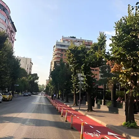 I&k Blloku Center Τίρανα