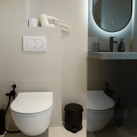 I&k Blloku Center * Τίρανα