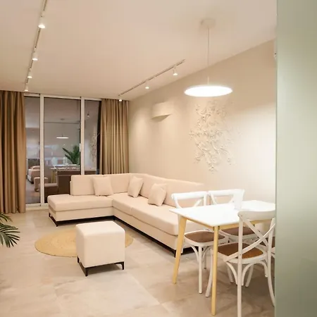 I&k Blloku Center Τίρανα